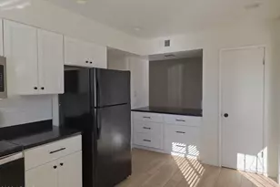 10856 W Abbott Ave, Sun City, AZ 85351 - Photo 8