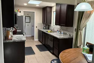 10914 W Willowbrook Dr, Sun City, AZ 85373 - Photo 4