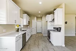 158 N Pettoshas Dr, Maricopa, AZ 85139 - Photo 28