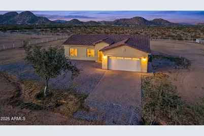 158 N Pettoshas Drive, Maricopa, AZ 85139 - Photo 8