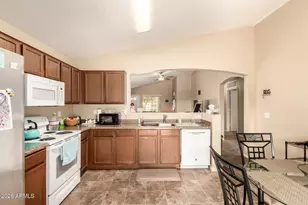 37049 W Bello Ln, Maricopa, AZ 85138 - Photo 10