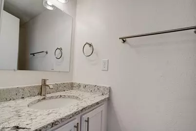 2215 W Augusta Avenue #102, Phoenix, AZ 85021 - Photo 22