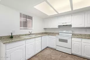 12222 N Paradise Vlg Pkwy S, Phoenix, AZ 85032 - Photo 10