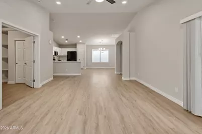 5811 S 16th Drive, Phoenix, AZ 85041 - Photo 8