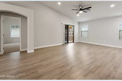 5811 S 16th Drive, Phoenix, AZ 85041 - Photo 12