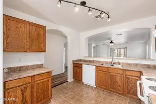 10614 W Edgemont Dr, Avondale, AZ 85392 - Photo 6