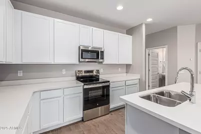 733 E Commonwealth Avenue #28, Chandler, AZ 85225 - Photo 12