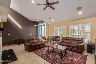 834 N Oak Court, Chandler, AZ 85226 - Photo 2