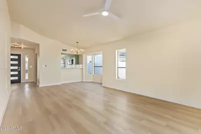 306 W Beverly Lane, Phoenix, AZ 85023 - Photo 8