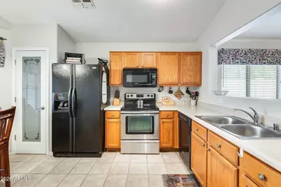 17729 N Woodrose Avenue, Surprise, AZ 85374 - Photo 2