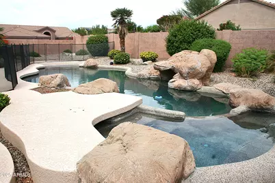 4624 E Robin Lane, Phoenix, AZ 85050 - Photo 2