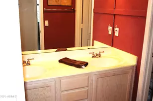 4624 E Robin Ln, Phoenix, AZ 85050 - Photo 32