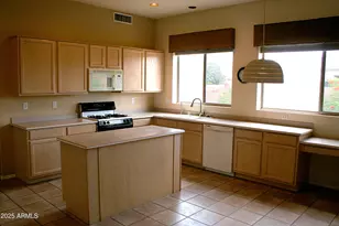 4624 E Robin Ln, Phoenix, AZ 85050 - Photo 14