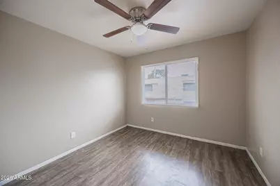 5041 N 39th Lane, Phoenix, AZ 85019 - Photo 12