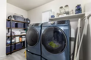 7218 S 40th Ln, Phoenix, AZ 85041 - Photo 36