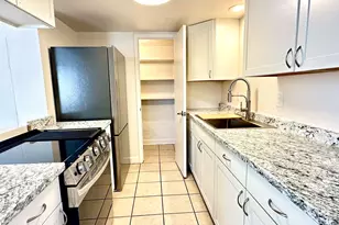 5205 N 42nd Pkwy, Phoenix, AZ 85019 - Photo 4