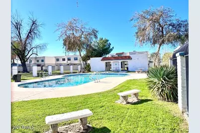 5205 N 42nd Parkway, Phoenix, AZ 85019 - Photo 18