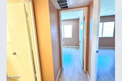 5205 N 42nd Parkway, Phoenix, AZ 85019 - Photo 10