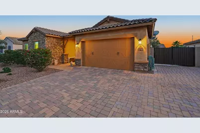 18173 W Mackenzie Drive, Goodyear, AZ 85395 - Photo 2