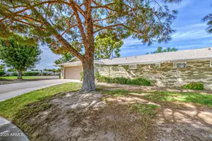 9874 W Highwood Ct, Sun City, AZ 85373 - Photo 32