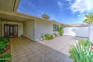 9874 W Highwood Ct, Sun City, AZ 85373 - Photo 2