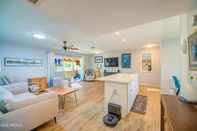 10013 W Lakeview Circle N, Sun City, AZ 85351 - Photo 8