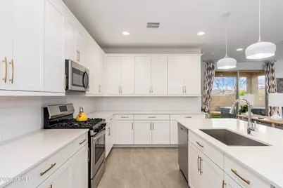 24665 N 171st Lane, Surprise, AZ 85387 - Photo 12