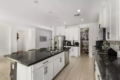 18083 W Wolf Street, Goodyear, AZ 85395 - Photo 12