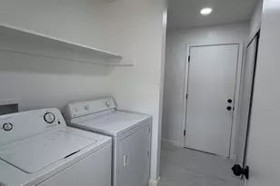 7639 W Heatherbrae Dr, Phoenix, AZ 85033 - Photo 6