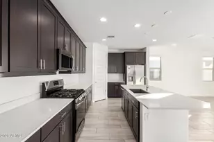 5630 S 26th Ln, Phoenix, AZ 85041 - Photo 8