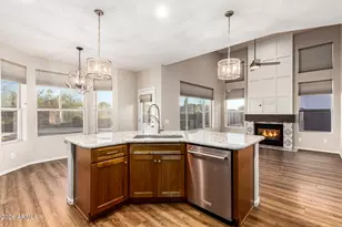 26249 N 45th Pl, Phoenix, AZ 85050 - Photo 22