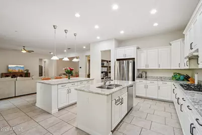 866 E Lowell Avenue, Gilbert, AZ 85295 - Photo 12