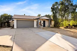 3233 W Mandalay Ln, Phoenix, AZ 85053 - Photo 2