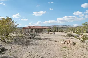 35190 S April Dr, Black Canyon City, AZ 85324 - Photo 6