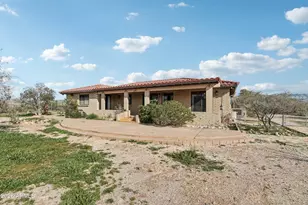 35190 S April Dr, Black Canyon City, AZ 85324 - Photo 40