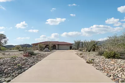 35190 S April Drive, Black Canyon City, AZ 85324 - Photo 2