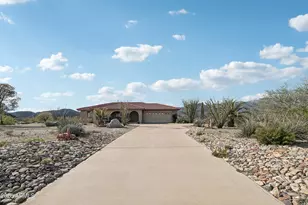 35190 S April Dr, Black Canyon City, AZ 85324 - Photo 2