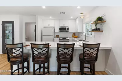 646 W Woodman Drive, Tempe, AZ 85283 - Photo 8