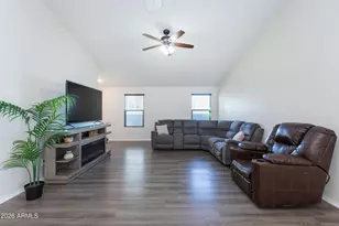 738 W Jardin Dr, Casa Grande, AZ 85122 - Photo 2