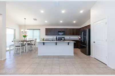 738 W Jardin Drive, Casa Grande, AZ 85122 - Photo 2