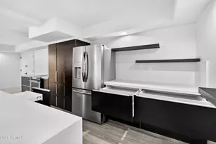 7960 E Camelback Rd, Scottsdale, AZ 85251 - Photo 42