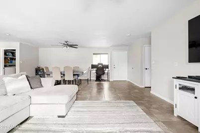 1955 W Shady Glen Avenue, Phoenix, AZ 85023 - Photo 8