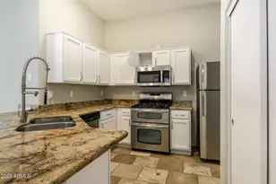 6329 W Desert Hollow Dr, Phoenix, AZ 85083 - Photo 6