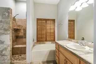 6329 W Desert Hollow Dr, Phoenix, AZ 85083 - Photo 10