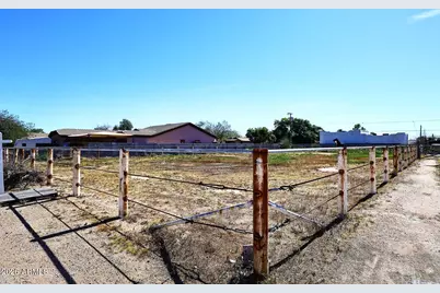 3025 E Hartford Avenue #B, Phoenix, AZ 85032 - Photo 2