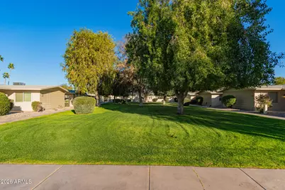 17066 N 106th Avenue, Sun City, AZ 85373 - Photo 2