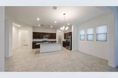 7568 W Bronco Trail, Peoria, AZ 85383 - Photo 4