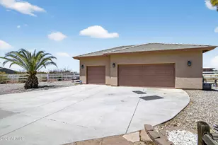 9370 W Weaver Cir, Casa Grande, AZ 85194 - Photo 10