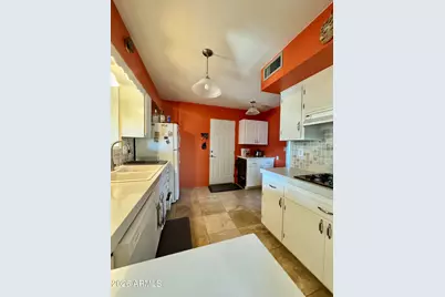 10729 W Sun City Boulevard, Sun City, AZ 85351 - Photo 4