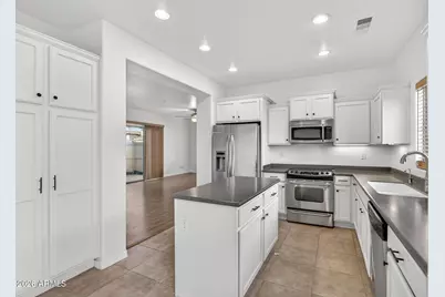 15917 N 19th Drive, Phoenix, AZ 85023 - Photo 8